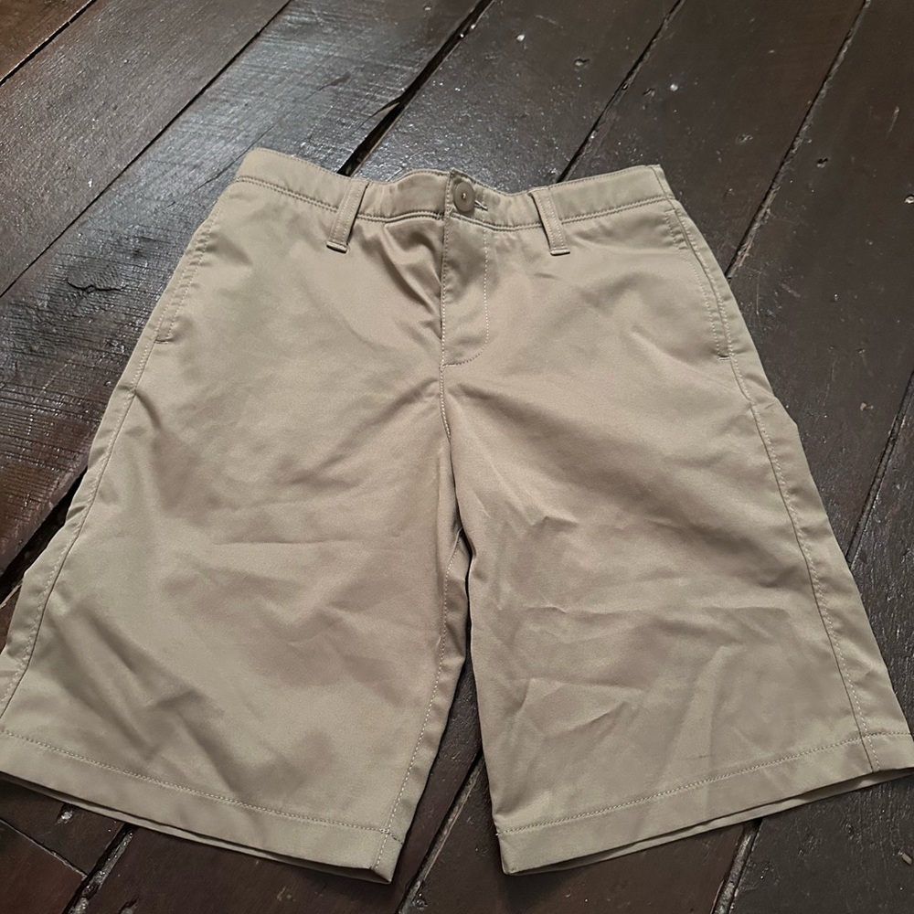 GUC Under Armour Shorts size 10
